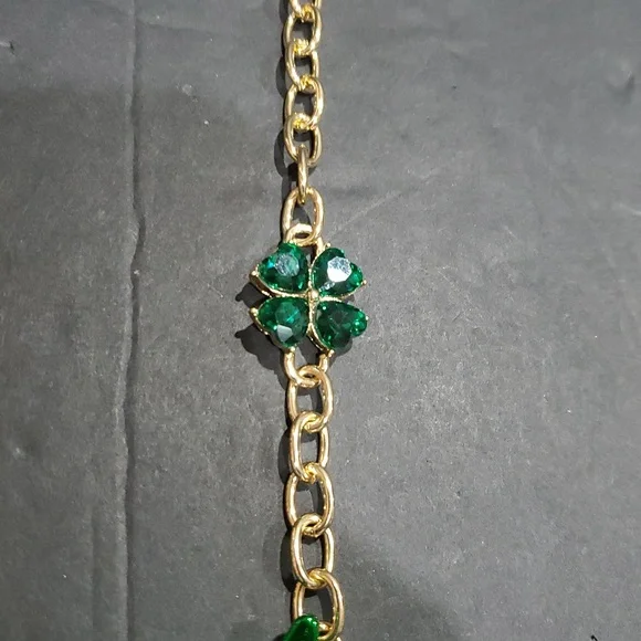 Betsey Johnson green Lucky inscription green bow and emerald gold chain necklace - Picture 4 of 8